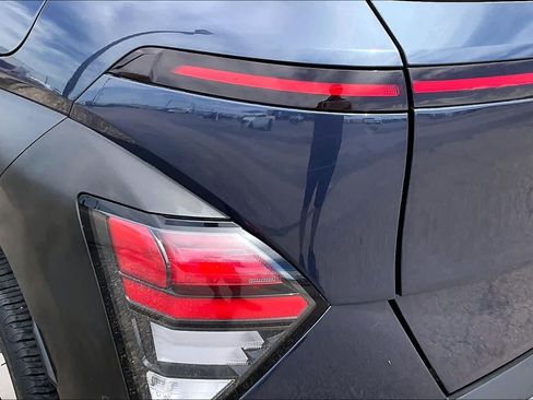 Used 2024 Hyundai Kona Limited AWD/4WD image 28