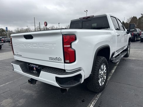 Used 2024 Chevrolet Silverado 3500 High Country w/ Technology Package image 8