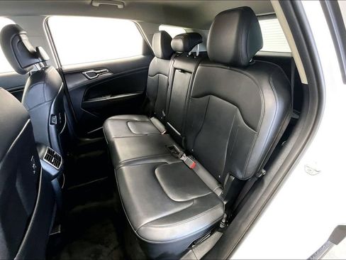 Used 2023 Kia Sportage EX image 25