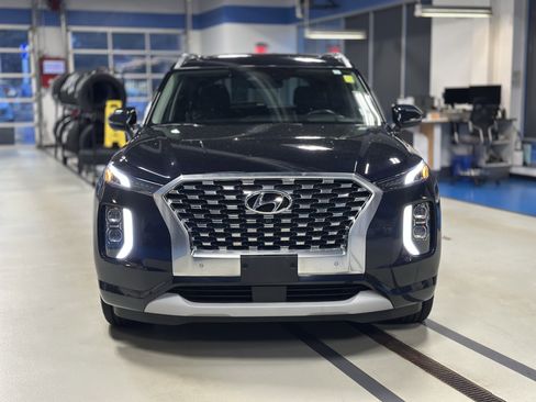 Used 2022 Hyundai Palisade Limited w/ Cargo Package image 2