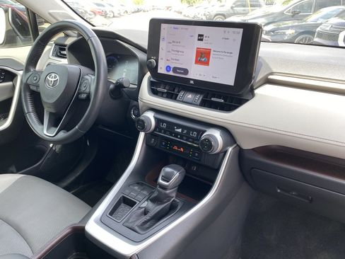 Used 2023 Toyota RAV4 Limited FWD image 12