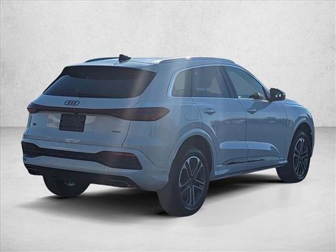 New 2025 Audi Q5 Premium image 2