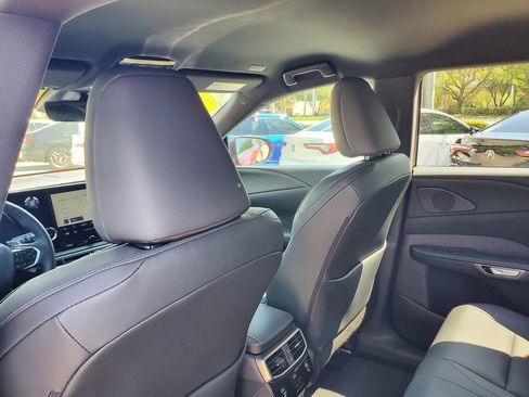 Used 2025 Lexus RX 350 FWD image 11