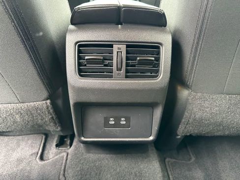 Used 2025 Nissan Rogue SV AWD/4WD image 23