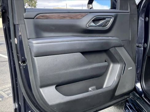 Used 2022 Chevrolet Tahoe LT w/ Luxury Package image 23