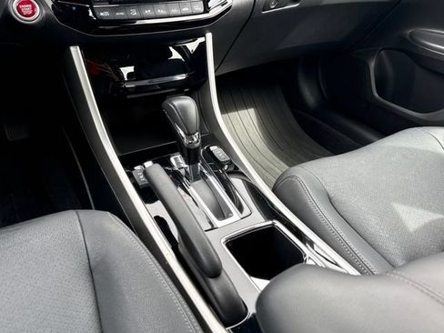 Used 2017 Honda Accord EX-L image 14