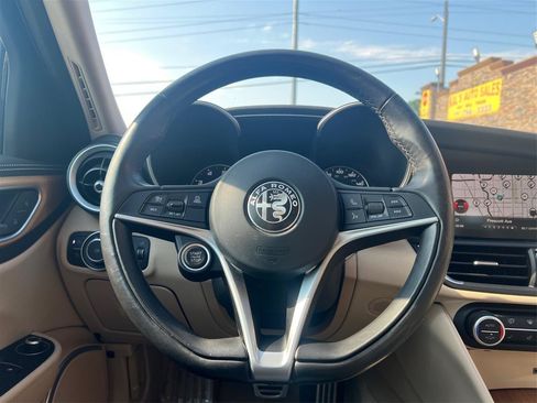 Used 2019 Alfa Romeo Giulia Ti w/ Quick Order Package 22X Lusso AWD/4WD image 29