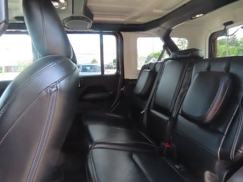 Used 2021 Jeep Wrangler Unlimited Sahara AWD/4WD image 20
