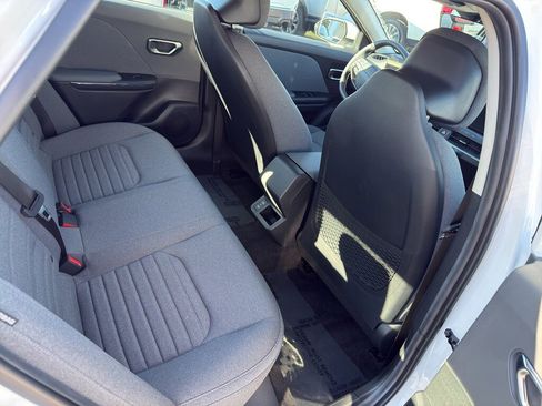 Used 2025 Kia K4 EX image 18