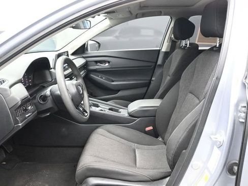 Used 2023 Honda Accord EX image 6