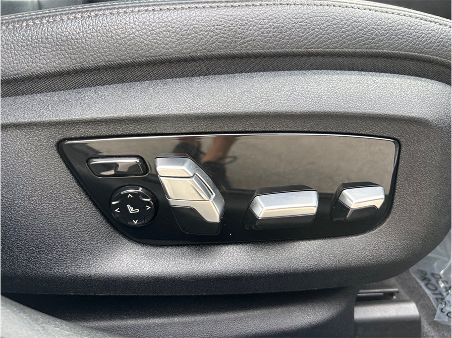 Used 2018 BMW 540i RWD image 46