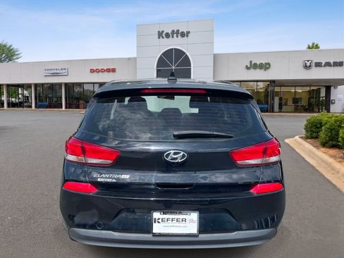 Used 2020 Hyundai Elantra GT FWD image 5