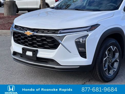 Used 2024 Chevrolet Trax LT image 33