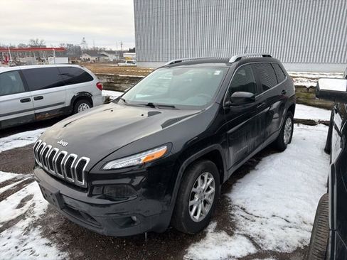 Used 2015 Jeep Cherokee Latitude w/ Cold Weather Group image 1