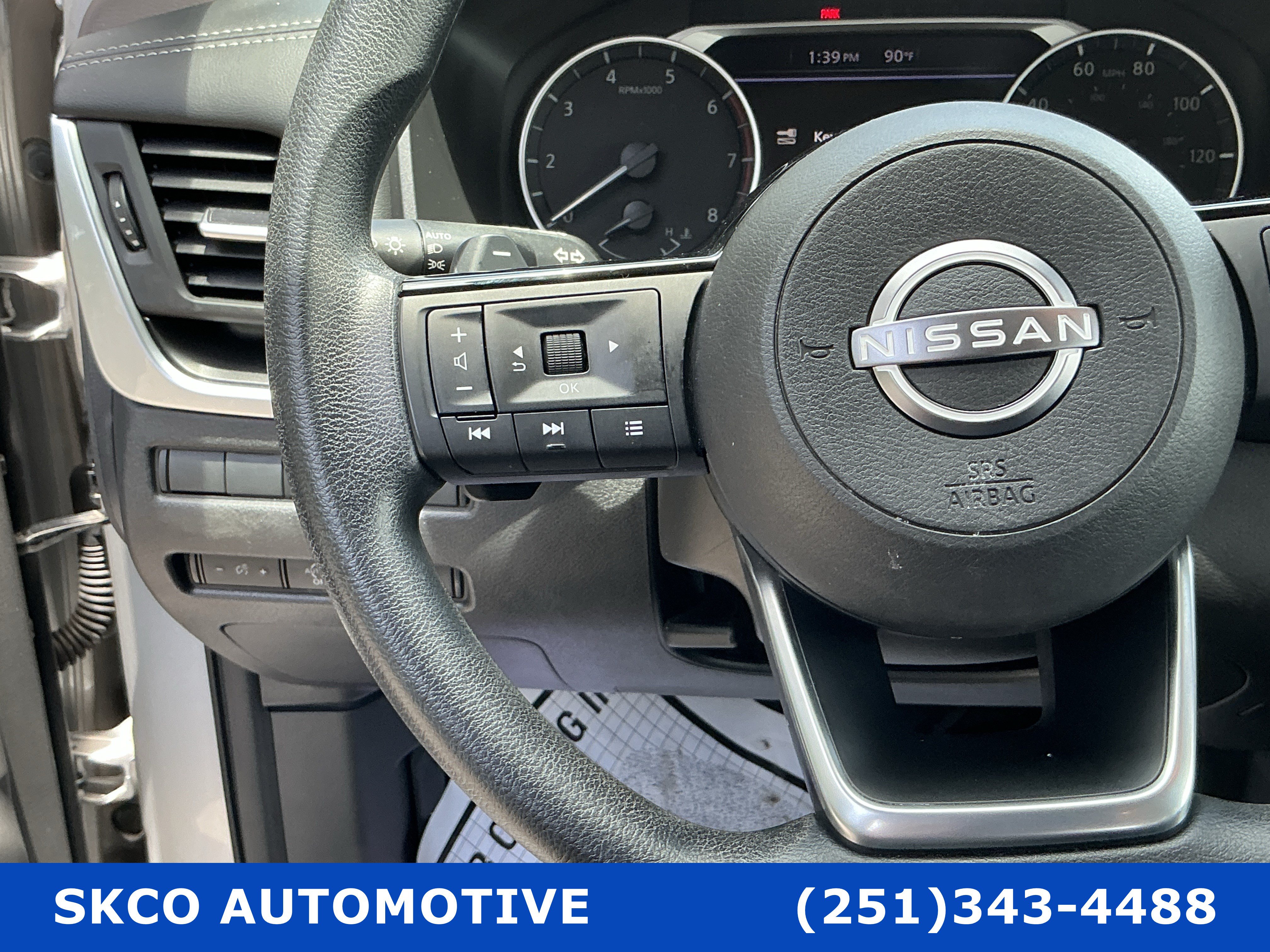 Used 2023 Nissan Rogue SV AWD/4WD image 19