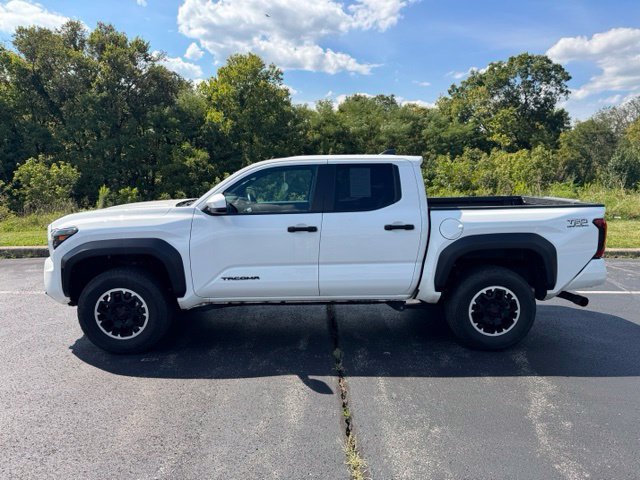 Used 2024 Toyota Tacoma TRD Off-Road AWD/4WD image 6