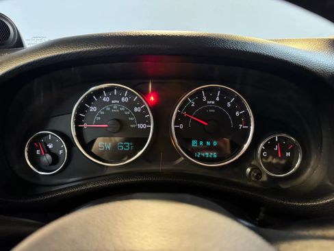 Used 2013 Jeep Wrangler Unlimited Sahara w/ Connectivity Group AWD/4WD image 11