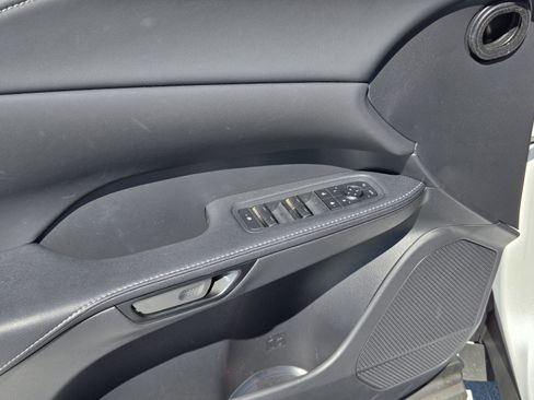 Used 2025 Lexus RX 350 Premium w/ Accessory Package (Z1) FWD image 9