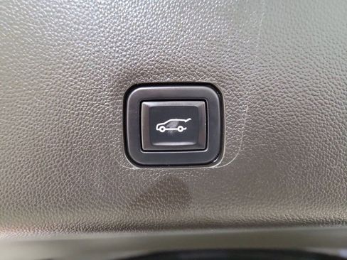 Certified 2022 Chevrolet Traverse RS w/ LPO, Floor Liner Package image 22