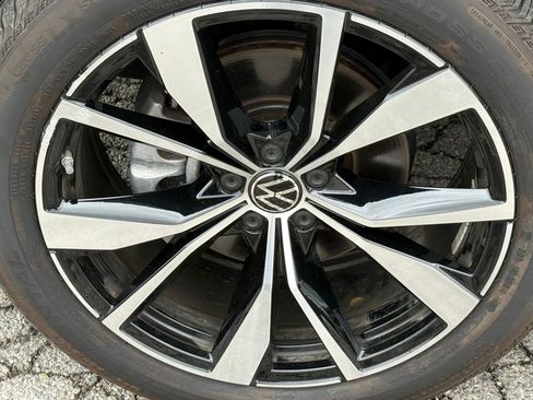 Used 2025 Volkswagen Atlas SEL Premium R-Line AWD/4WD image 43