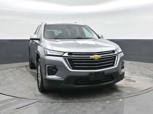 Used 2023 Chevrolet Traverse LT FWD image 5