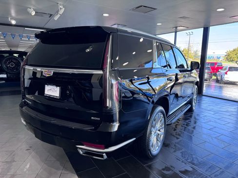 Used 2021 Cadillac Escalade Premium Luxury image 3