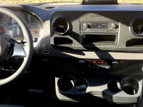 New 2025 Mercedes-Benz Sprinter 2500 image 9