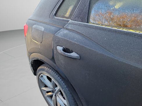 Used 2022 Audi Q3 2.0T Premium w/ Black Optic Sport Package image 12