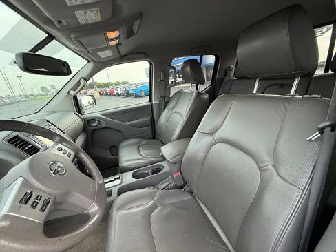 Used 2015 Nissan Frontier SL AWD/4WD image 11