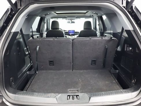 Used 2023 Ford Explorer XLT w/ Equipment Group 202A image 25