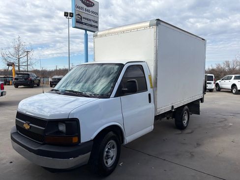 Used 2017 Chevrolet Express 3500 image 1