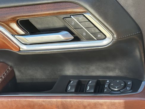 Used 2024 GMC Sierra 3500 Denali Ultimate image 28