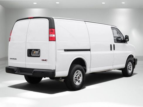 Used 2022 GMC Savana 2500 RWD image 6