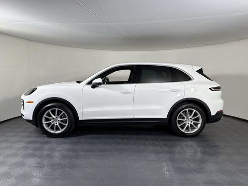 Certified 2024 Porsche Cayenne AWD/4WD image 2