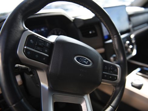 Used 2024 Ford Expedition Limited image 21