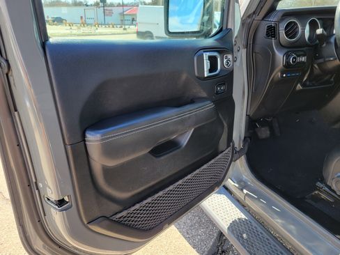 Used 2022 Jeep Wrangler Unlimited Sahara w/ Cold Weather Group image 6