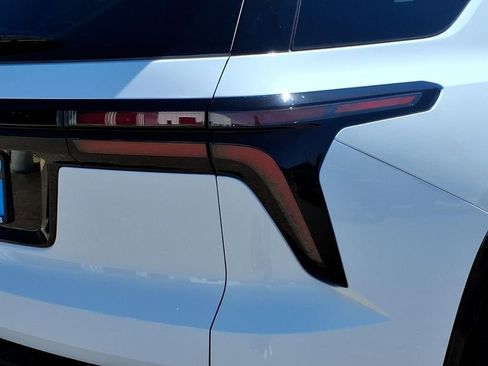 New 2026 Chevrolet Traverse LT w/ Sun and Wheel Package image 9