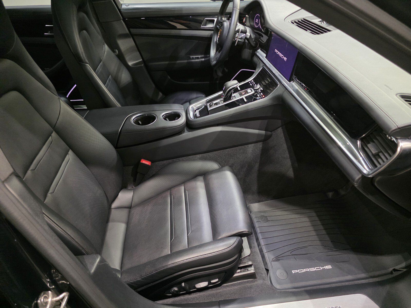 Used 2023 Porsche Panamera RWD image 22