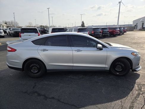 Used 2014 Ford Fusion S image 15