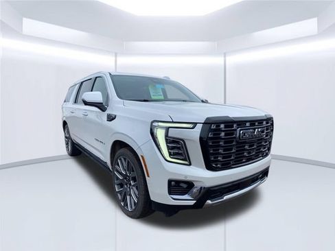 Used 2025 GMC Yukon XL Denali Ultimate w/ LPO, Floor Liner Package AWD/4WD image 2