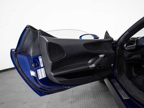 Certified 2025 Ferrari SF90 Spider AWD/4WD image 18