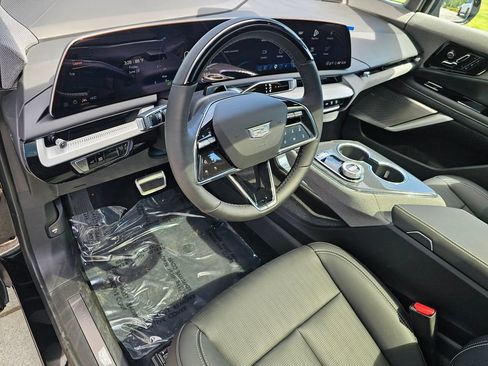 New 2026 Cadillac Optiq Sport 2 AWD/4WD image 19