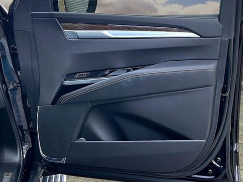 Used 2025 Cadillac Escalade ESV Sport Platinum w/ LPO, Floor Liner Package image 29