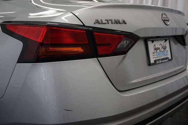 Used 2024 Nissan Altima 2.5 SV FWD image 6