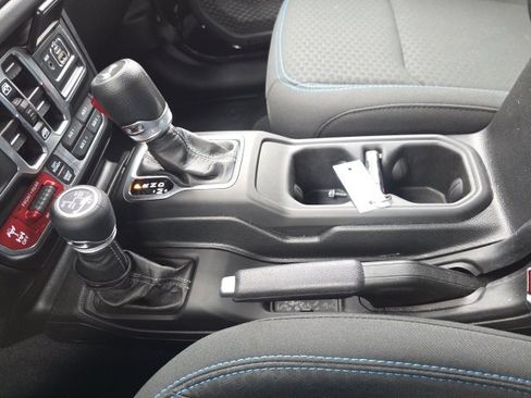 Used 2025 Jeep Wrangler Unlimited Rubicon 4xe w/ Safety Group image 31