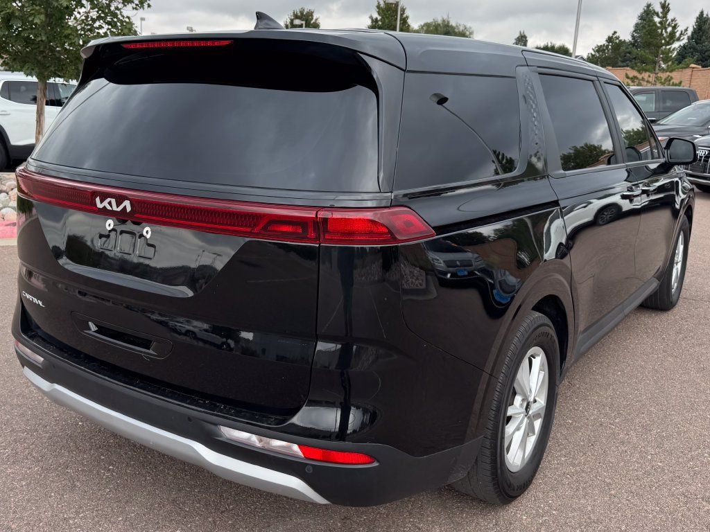 Used 2024 Kia Carnival LX FWD image 6