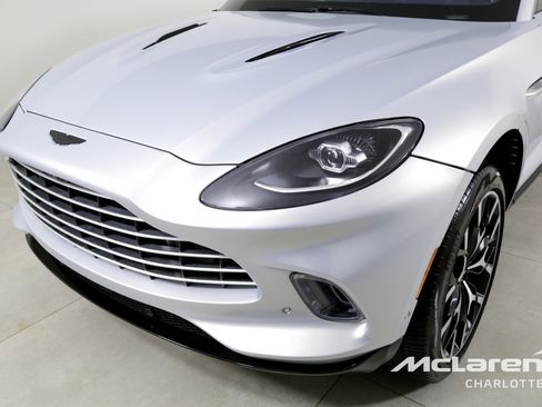 Used 2021 Aston Martin DBX image 38