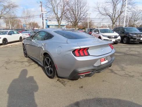 Used 2024 Ford Mustang Coupe image 4