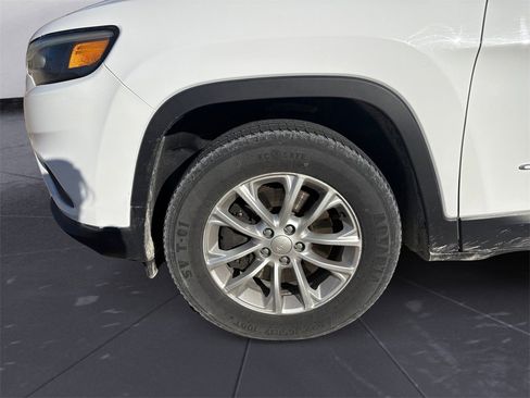 Used 2019 Jeep Cherokee Latitude w/ Popular Appearance Group image 14