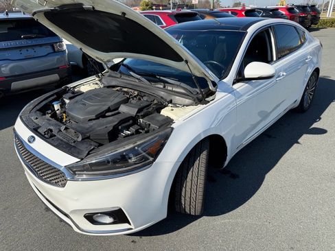 Used 2018 Kia Cadenza Premium w/ Luxury Package image 24
